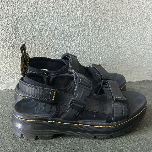 Dr. Martens Black Forster Sandals Size 7 Men's 8 Women's Gorpcore Grunge Goth - Picture 3 of 9